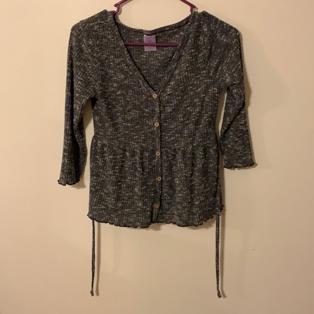 black mid sleeve blouse !!